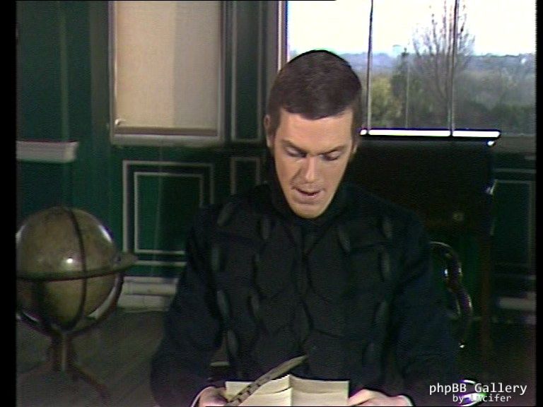 Hugh Laurie - Alfresco - 1x02