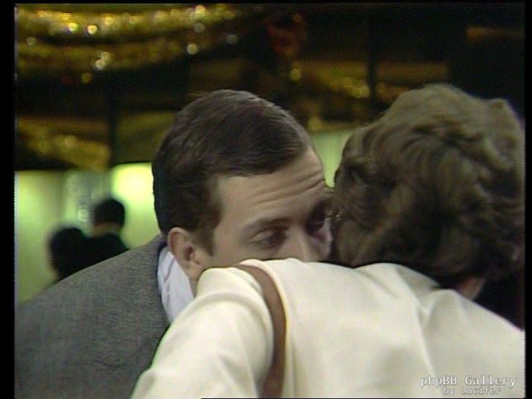 Hugh Laurie - Alfresco - 1x01