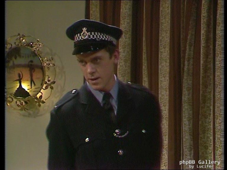 Hugh Laurie - Alfresco - 1x03