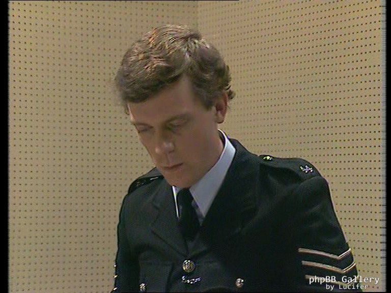 Hugh Laurie - Alfresco - 1x03