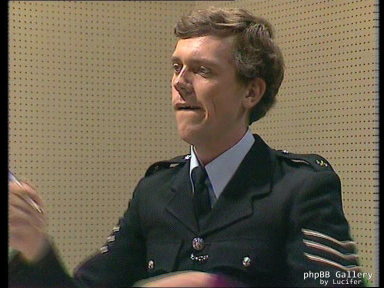Hugh Laurie - Alfresco - 1x03