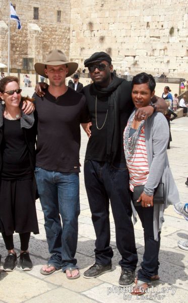 Omar Epps and Wife, Jesse Spencer - Wailing Wall Jerusalem May 2011