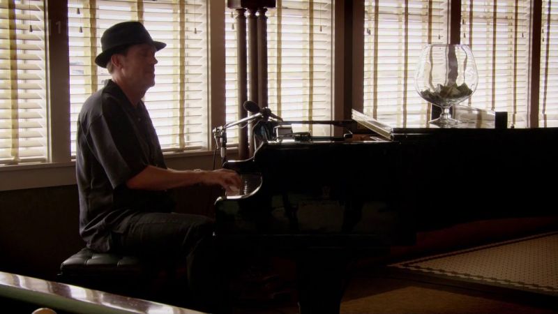 Hugh Laurie - Down by the River -00205