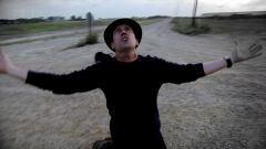 Hugh Laurie - Down by the River -00307