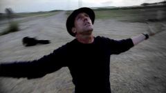 Hugh Laurie - Down by the River -00308