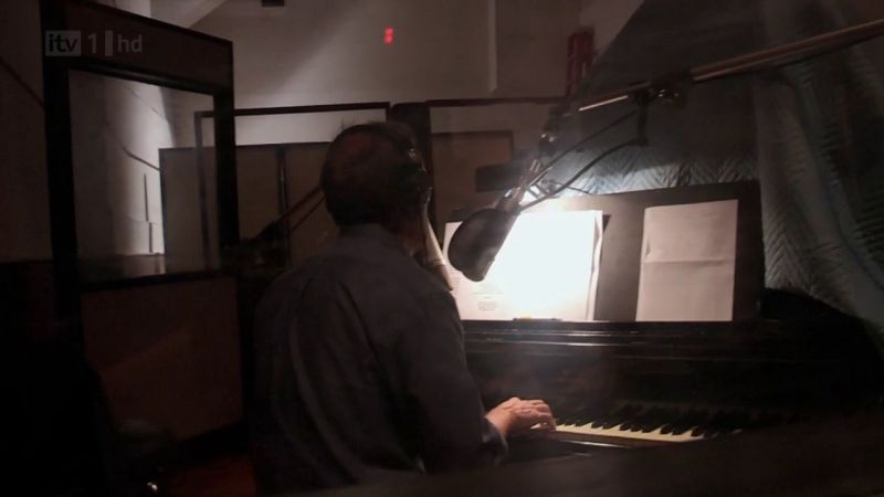 Hugh Laurie - Down by the River -00313
