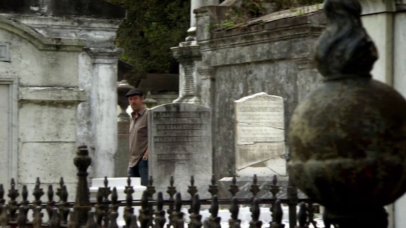 Hugh Laurie - Down by the River -00351