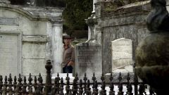 Hugh Laurie - Down by the River -00352