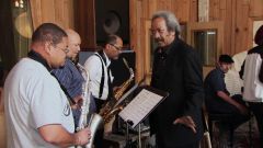 Hugh Laurie - Down by the River -00365