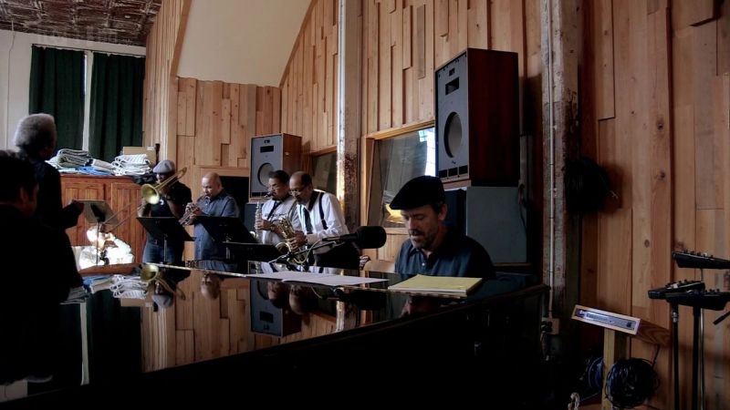 Hugh Laurie - Down by the River -00391