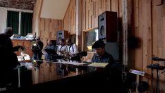 Hugh Laurie - Down by the River -00392