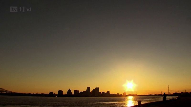 Hugh Laurie - Down by the River -00425