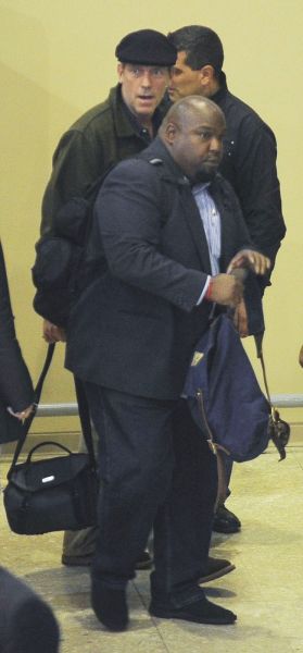 Hugh Laurie & Jo Green - Arrive in Buenos Aires - June 2012