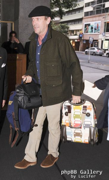 Hugh Laurie & Jo Green - Arrive in Buenos Aires - June 2012