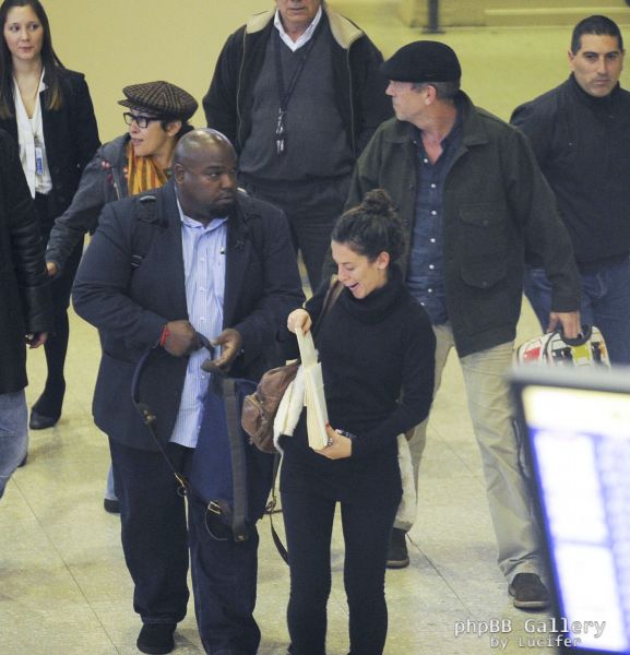 Hugh Laurie & Jo Green - Arrive in Buenos Aires - June 2012
