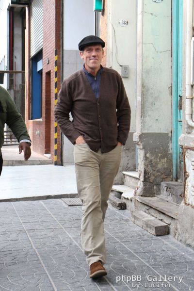 Hugh Laurie & Jo Green - Out and About Buenos Aires - June 2012
