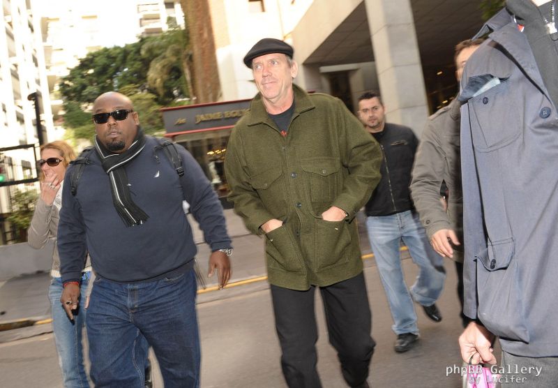 Hugh Laurie - Signs Autographs in Rosario Argentina - June 2012