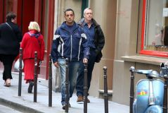 Hugh Laurie & Jo Green - Shopping in Paris - July 2012