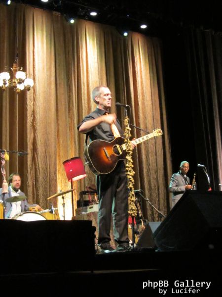 Hugh Laurie - Concert - Berlin - July 2012 - mj1985