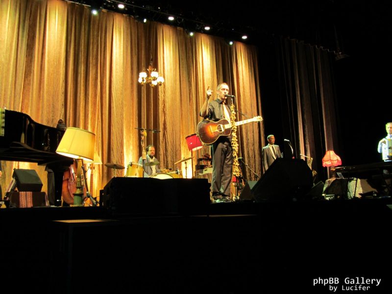 Hugh Laurie - Concert - Berlin - July 2012 - mj1985