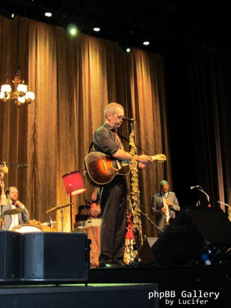 Hugh Laurie - Concert - Berlin - July 2012 - mj1985