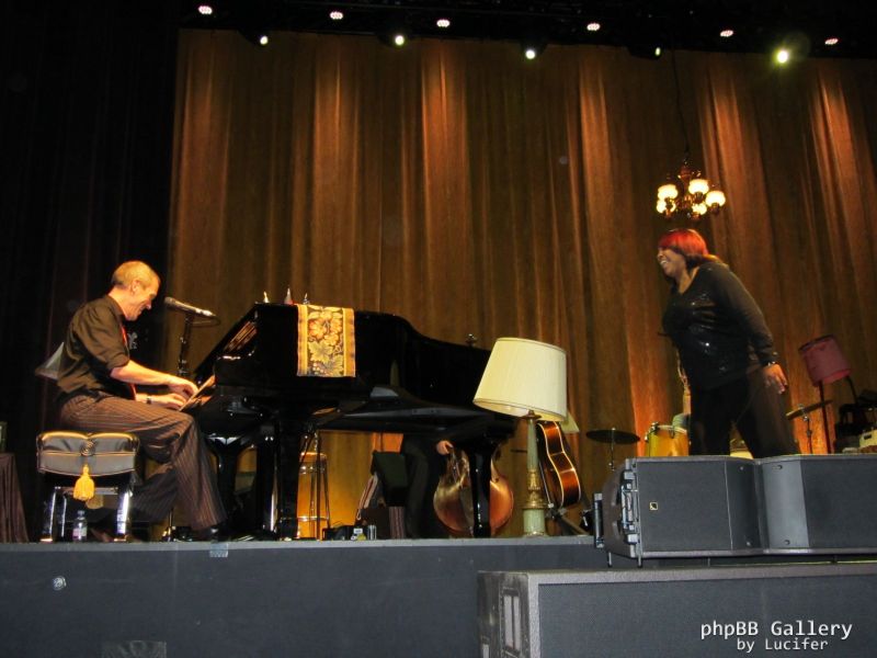 Hugh Laurie - Concert - Berlin - July 2012 - mj1985