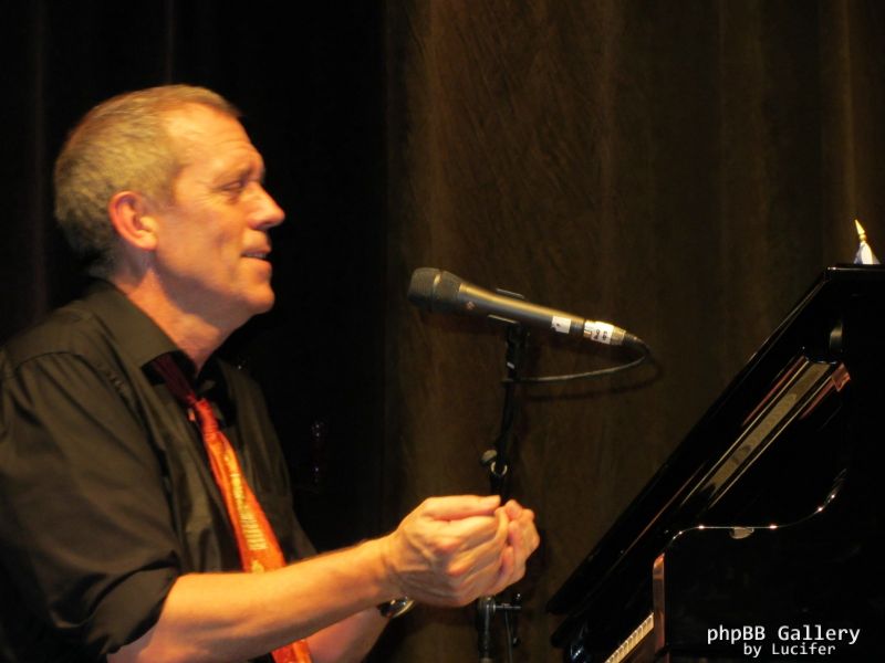 Hugh Laurie - Concert - Berlin - July 2012 - mj1985