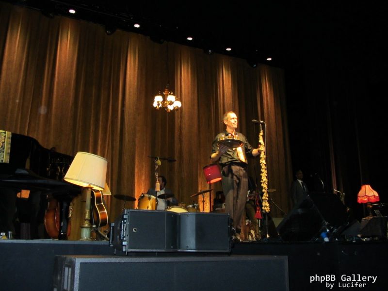 Hugh Laurie - Concert - Berlin - July 2012 - mj1985