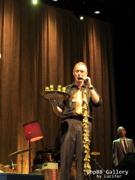 Hugh Laurie - Concert - Berlin - July 2012 - mj1985