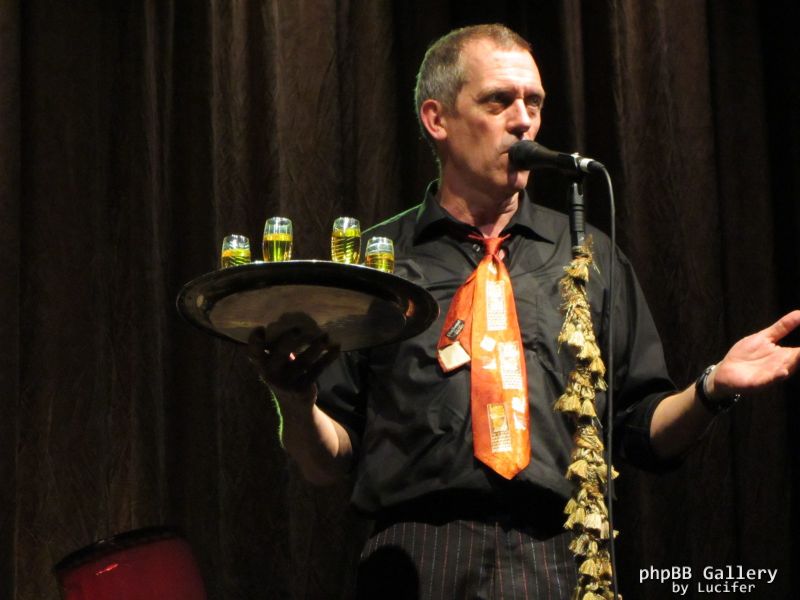 Hugh Laurie - Concert - Berlin - July 2012 - mj1985
