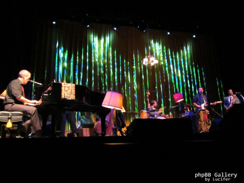 Hugh Laurie - Concert - Berlin - July 2012 - mj1985