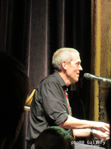 Hugh Laurie - Concert - Berlin - July 2012 - mj1985