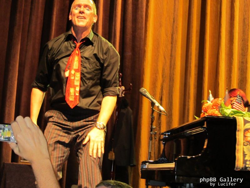 Hugh Laurie - Concert - Berlin - July 2012 - mj1985