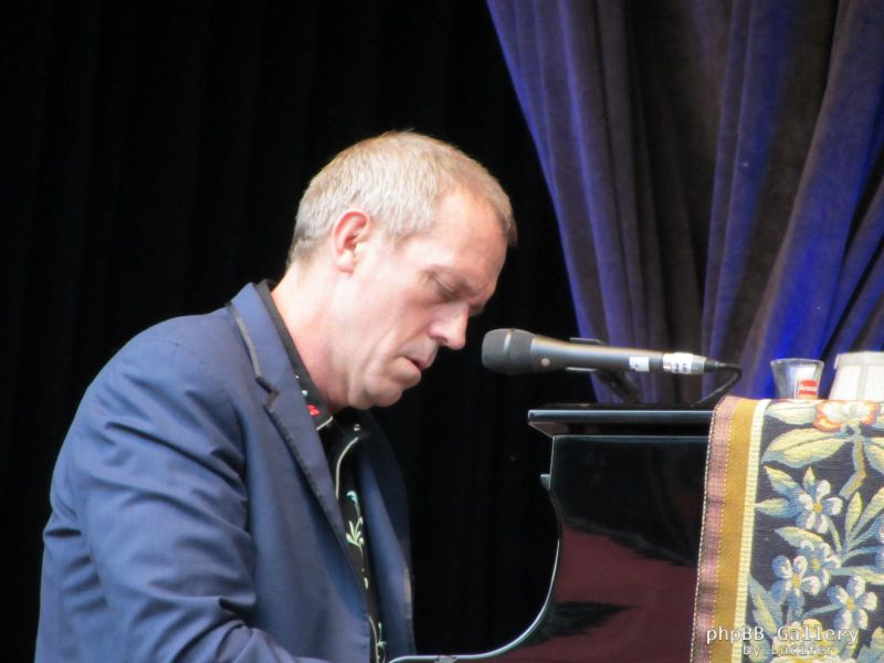 Hugh Laurie - Concert - Hamburg - July 2012 - mj1985
