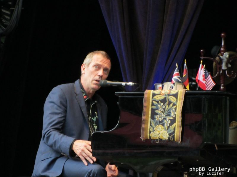 Hugh Laurie - Concert - Hamburg - July 2012 - mj1985