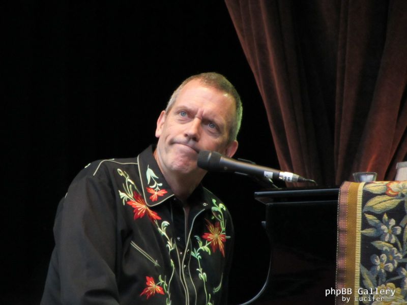 Hugh Laurie - Concert - Hamburg - July 2012 - mj1985