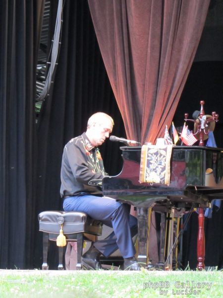 Hugh Laurie - Concert - Hamburg - July 2012 - mj1985