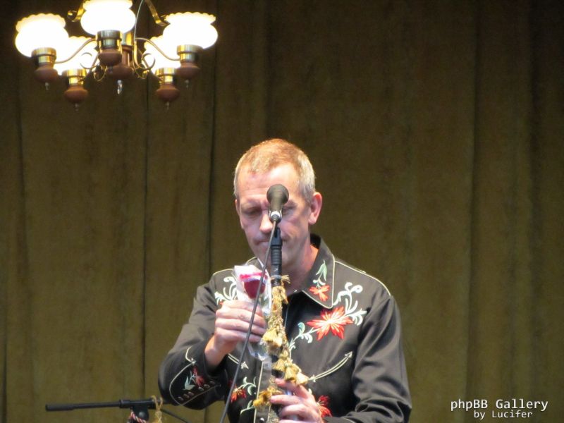 Hugh Laurie - Concert - Hamburg - July 2012 - mj1985