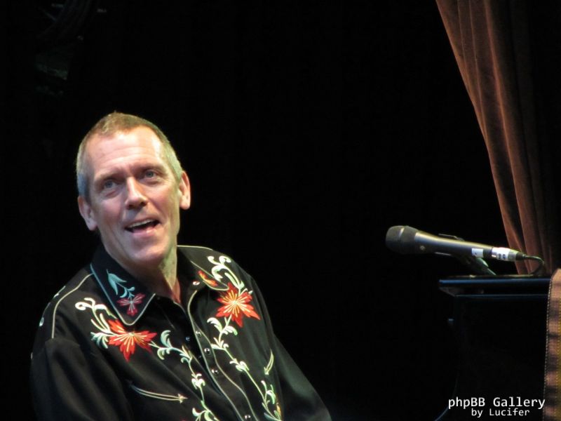 Hugh Laurie - Concert - Hamburg - July 2012 - mj1985