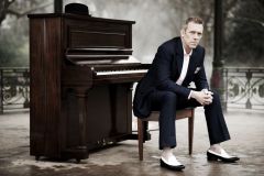 Hugh Laurie - Didn't it Rain - Photoshooting