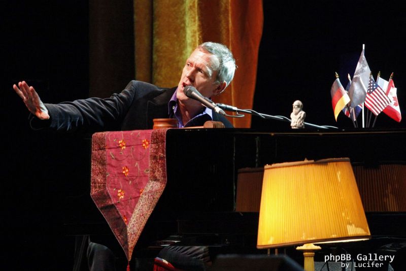 Hugh Laurie - Concert - Berlin June 2013