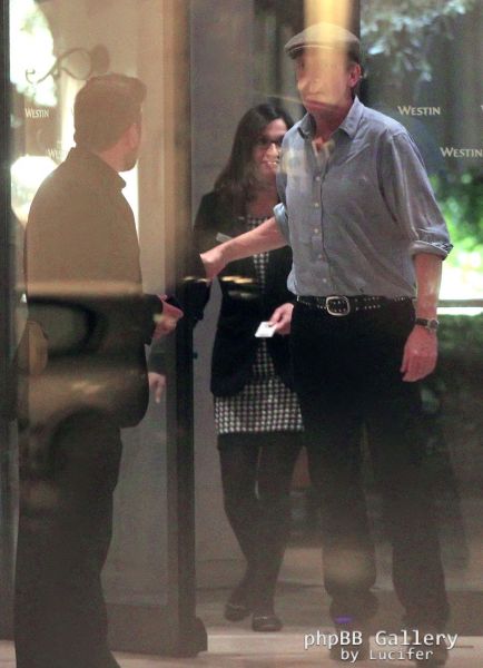 Hugh Laurie - Arriving at his Hotel, Valencia, Spain, 20. Januar 2014