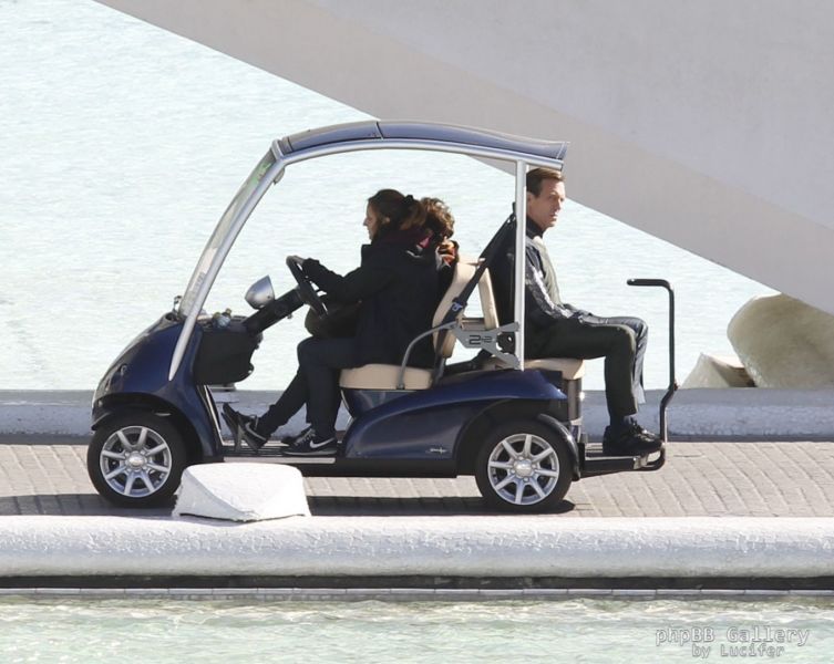 Hugh Laurie & George Clooney at the set of Tomorrowland, January 21st 2014