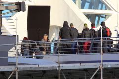 Hugh Laurie & George Clooney at the set of Tomorrowland, January 21st 2014
