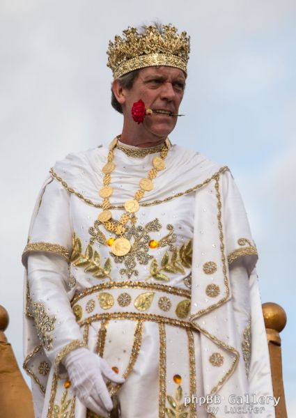 Hugh Laurie - New Orleans - Mardi Gras Parade 2014