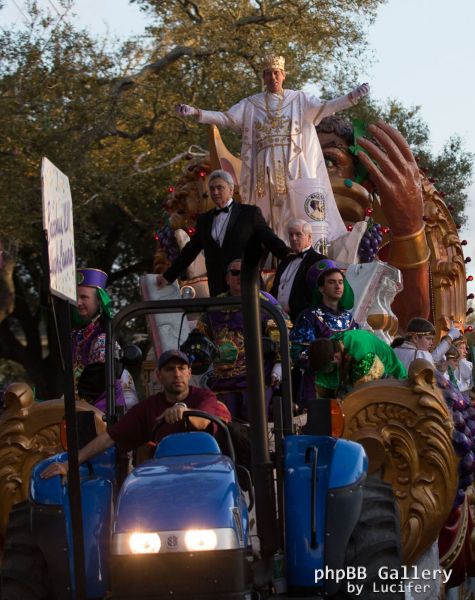 Hugh Laurie - New Orleans - Mardi Gras Parade 2014