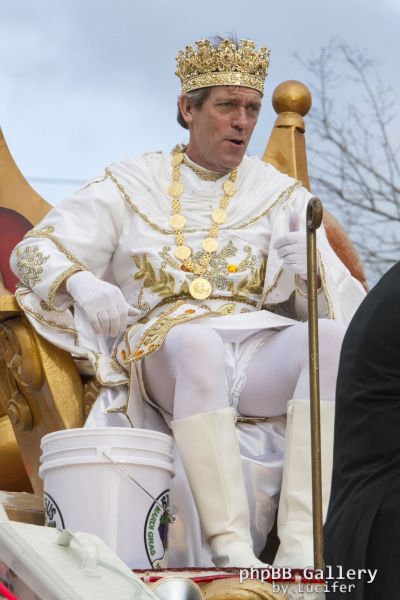 Hugh Laurie - New Orleans - Mardi Gras Parade 2014