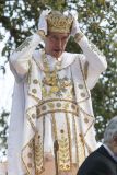 Hugh Laurie - New Orleans - Mardi Gras Parade 2014