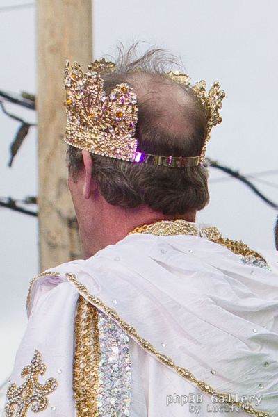 Hugh Laurie - New Orleans - Mardi Gras Parade 2014