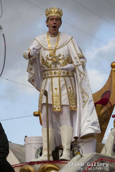 Hugh Laurie - New Orleans - Mardi Gras Parade 2014